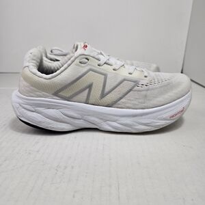 New Balance Fresh Foam X 1080v14 Men Sz 8  Woman 9 White Silver Metallic. Sport